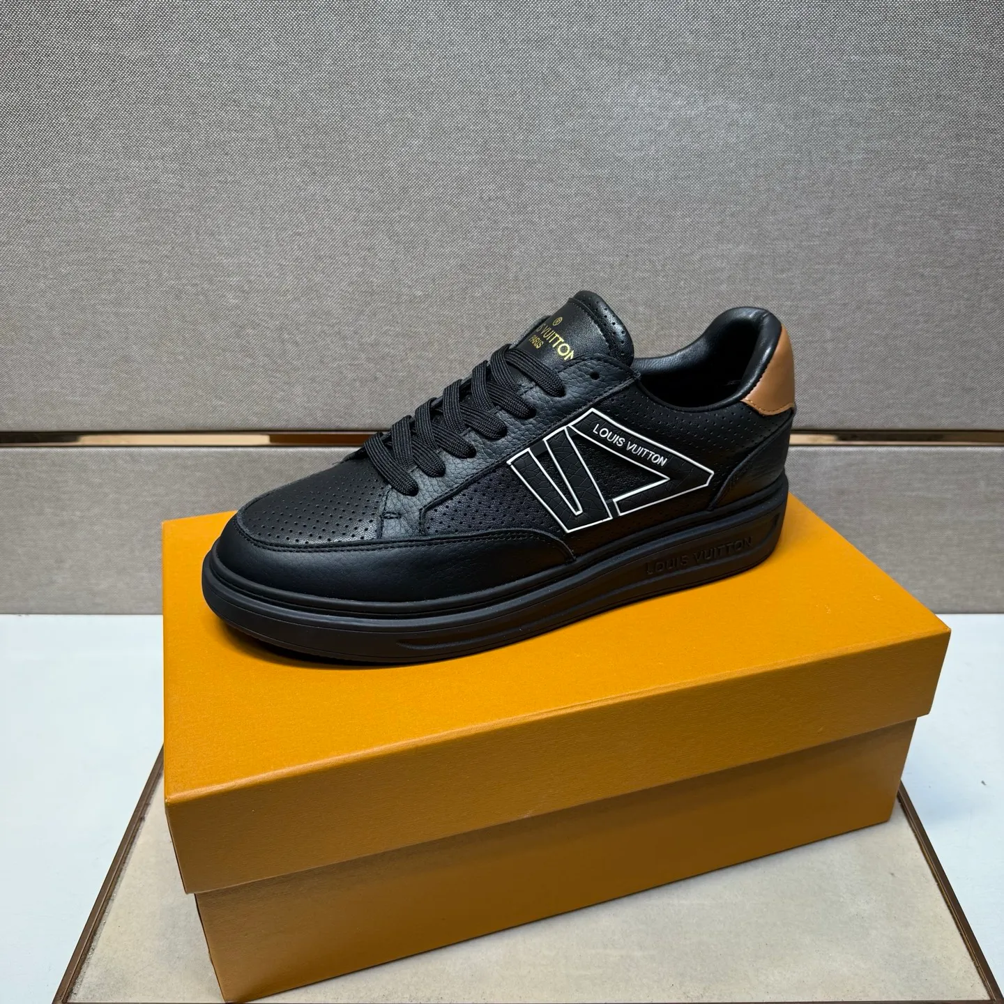 ⬛️Men's shoes 💰p420 [LV～] Men's casual shoes 2025z cabinet sales simultaneously 🔶Size: 38-44 #️⃣ 🔷6 colors🔜The upper is made of multi-material splicing ➕Genuine leather lining, comfortable and breathable, sole: original comfortable and wear-resistant outsole, ⚠️Real thing📱Photographed🎬The real thing is better📢📢📢